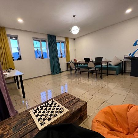 Sunny Hostelティビリシ エクステリア 写真