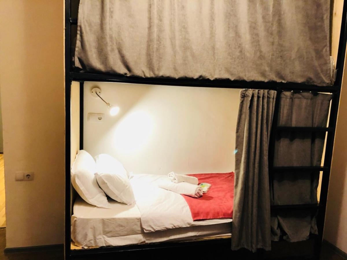 Sunny Hostelティビリシ エクステリア 写真