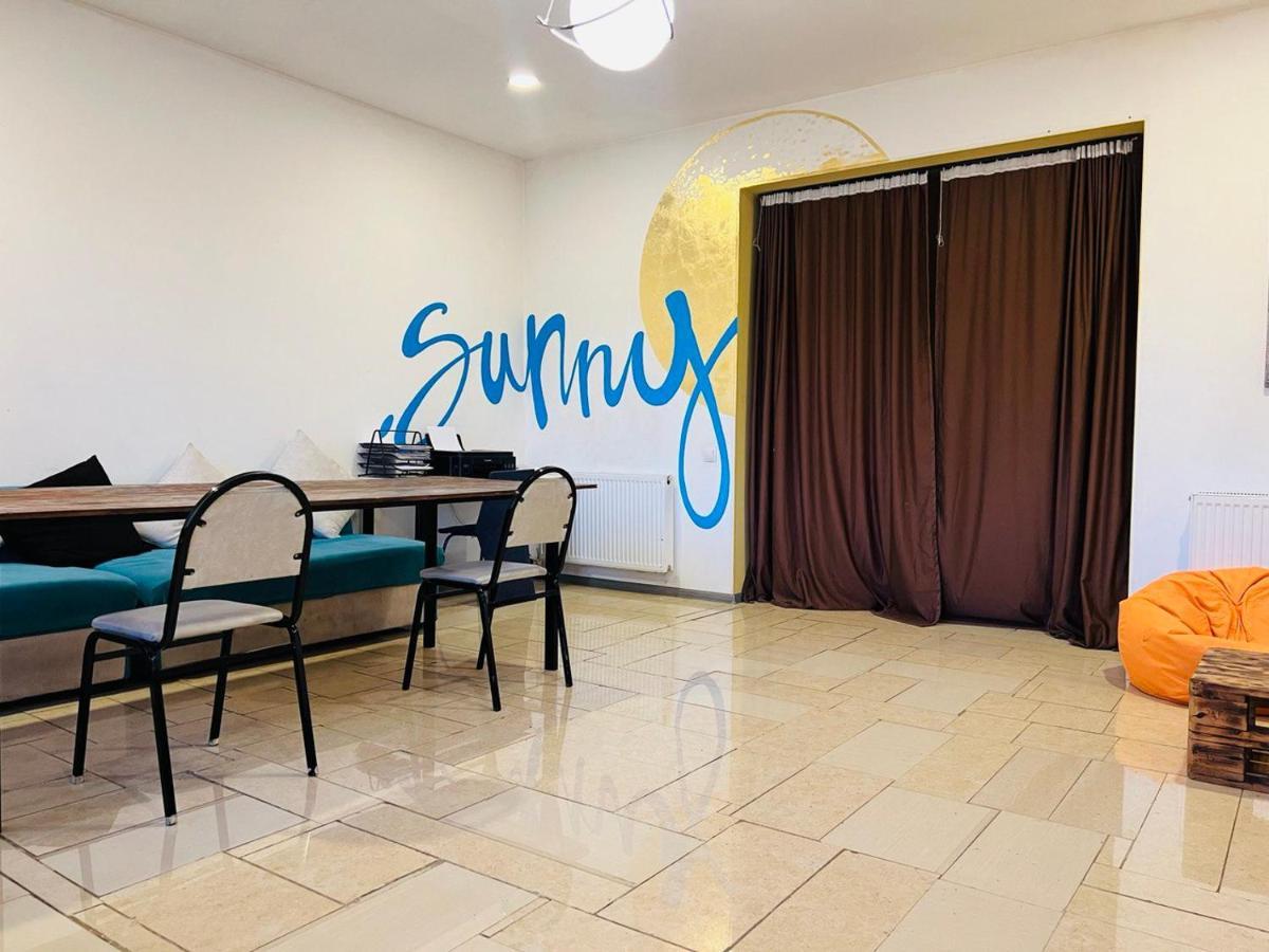 Sunny Hostelティビリシ エクステリア 写真